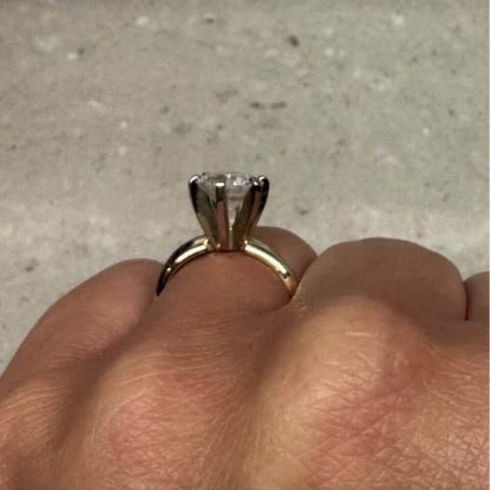 Round Diamond Yellow Gold 6-Prong Engagement Ring Lab Grown - Picture 3 of 6